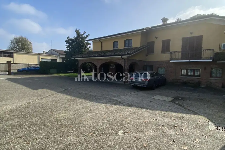 Capannone in vendita di 1500 mq a €710,000 (rif. TS0053VE)