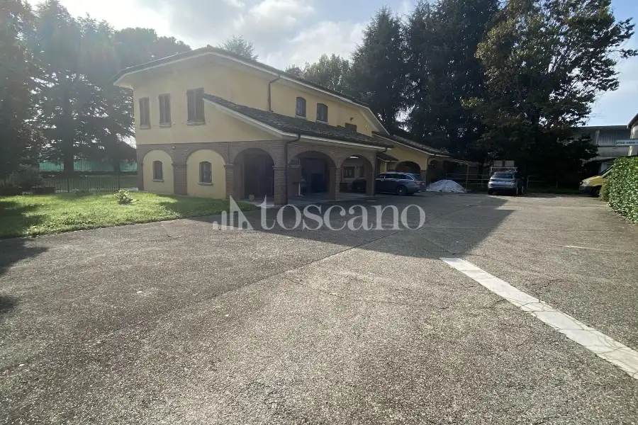 Capannone in vendita di 1500 mq a €710,000 (rif. TS0053VE)