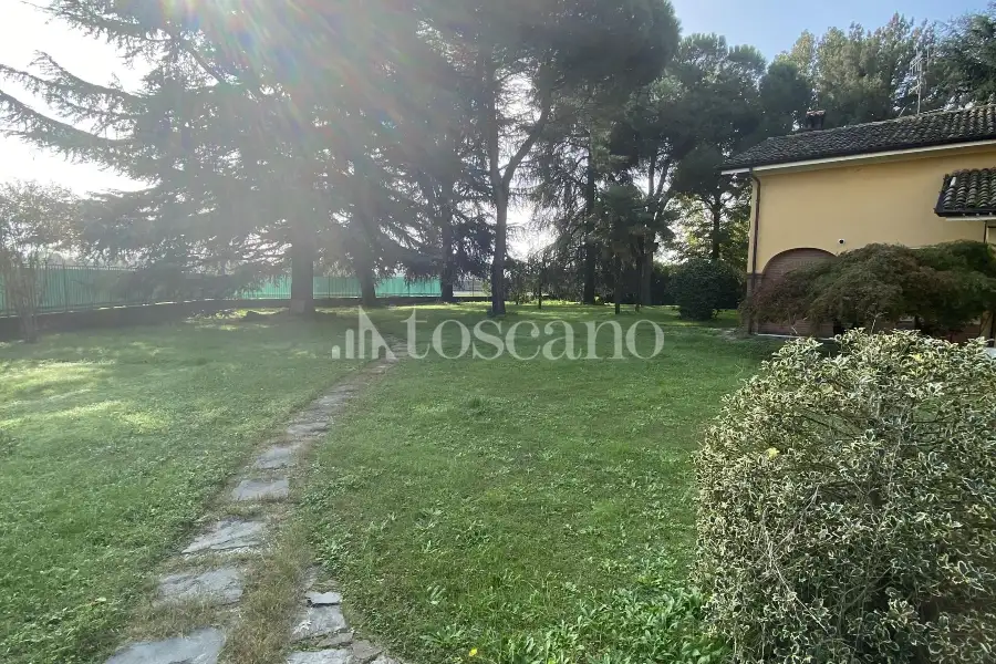 Capannone in vendita di 1500 mq a €710,000 (rif. TS0053VE)