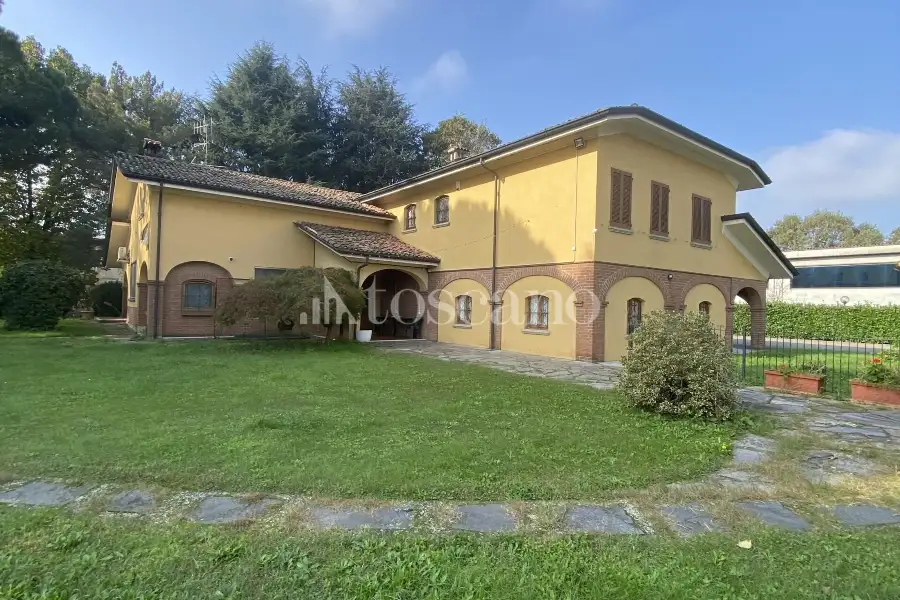 Capannone in vendita di 1500 mq a €710,000 (rif. TS0053VE)