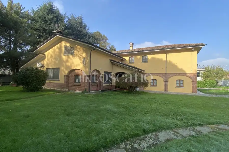 Capannone in vendita di 1500 mq a €710,000 (rif. TS0053VE)