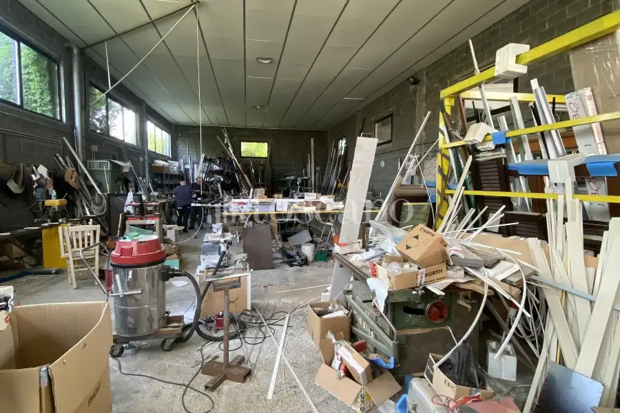 Capannone in vendita di 1500 mq a €710,000 (rif. TS0053VE)