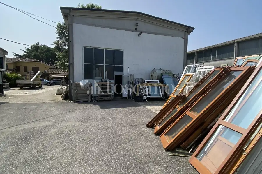 Capannone in vendita di 1500 mq a €710,000 (rif. TS0053VE)