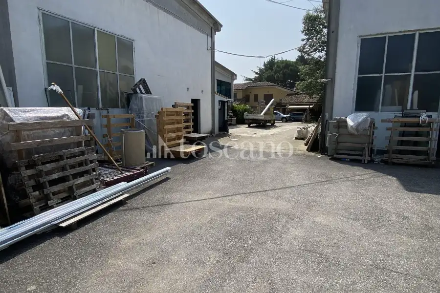 Capannone in vendita di 1500 mq a €710,000 (rif. TS0053VE)