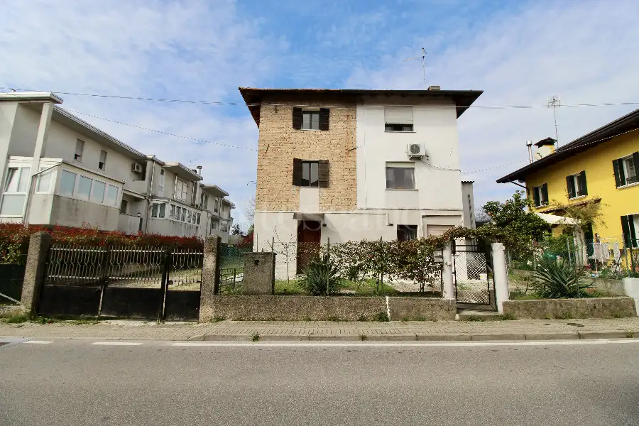Casa Indipendente in vendita di 285 mq a €199.000 (rif. 49/2026)