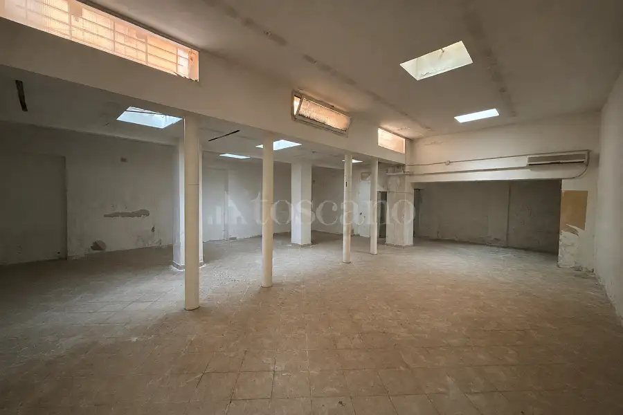 Negozio in affitto di 134 mq a €2.000 (rif. 23/2026)