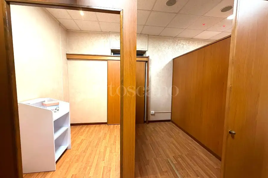 Attività Commerciale in affitto di 46 mq a €1.000 (rif. 21/2026)