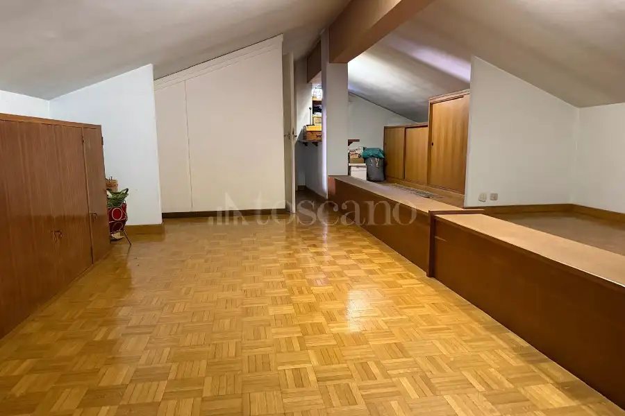Villa Plurifamiliare in vendita di 250 mq a €575.000 (rif. 25/2026)