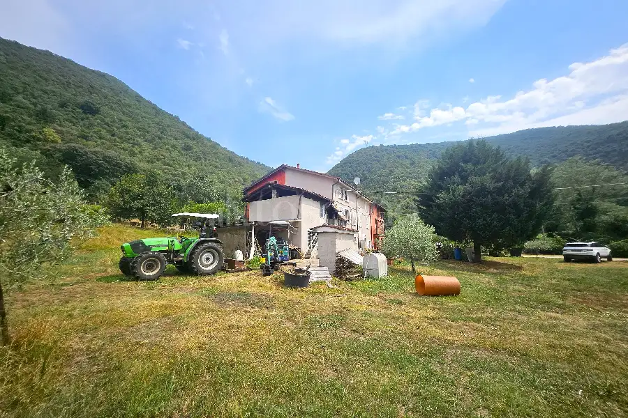 Villa in vendita di 600 mq a €700.000 (rif. 18/2026)