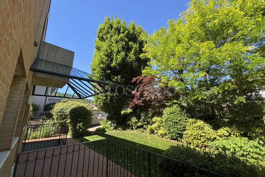 Villa Bifamiliare in vendita di 320 mq a €780.000 (rif. 65/2025)