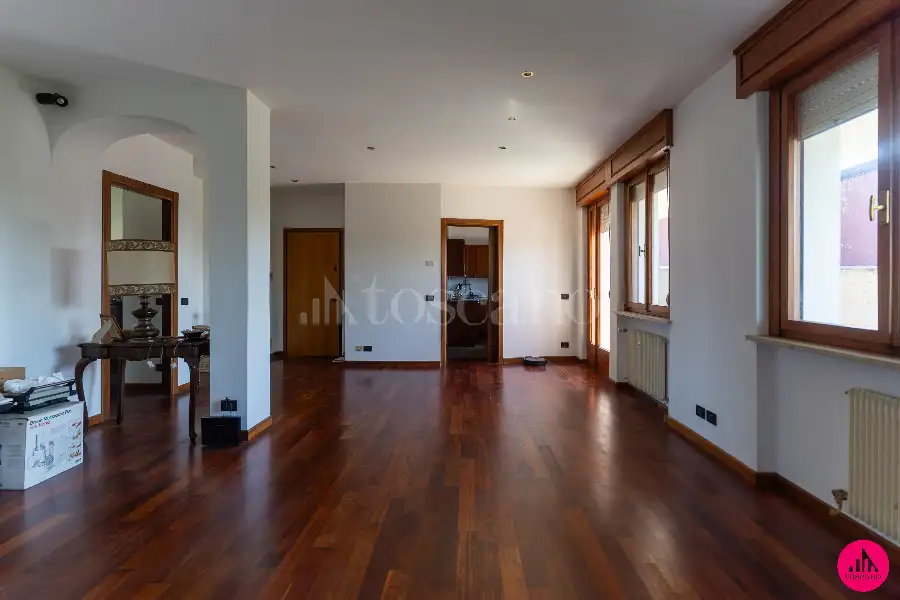 Attico in vendita di 160 mq a €349.000 (rif. 1/2026)