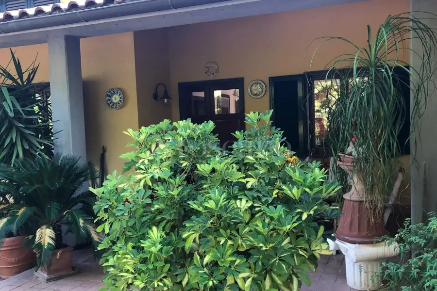 Villa in vendita di 410 mq a €398.000 (rif. 43/2024)