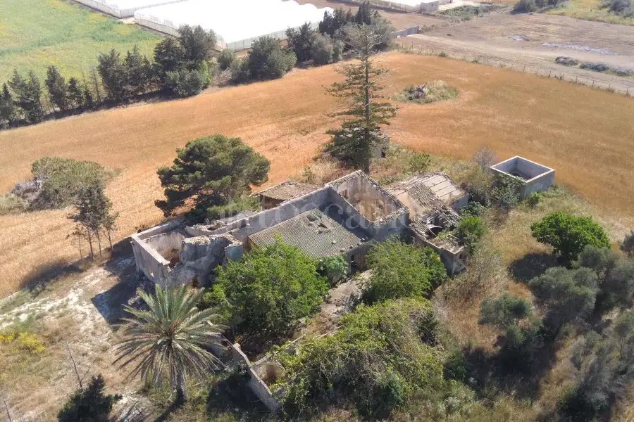 Casale in vendita di 406 mq a €660.000 (rif. 82/2026)