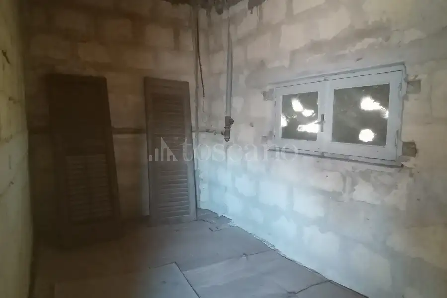 Casa Indipendente in vendita di 458 mq a €185.000 (rif. 39/2026)