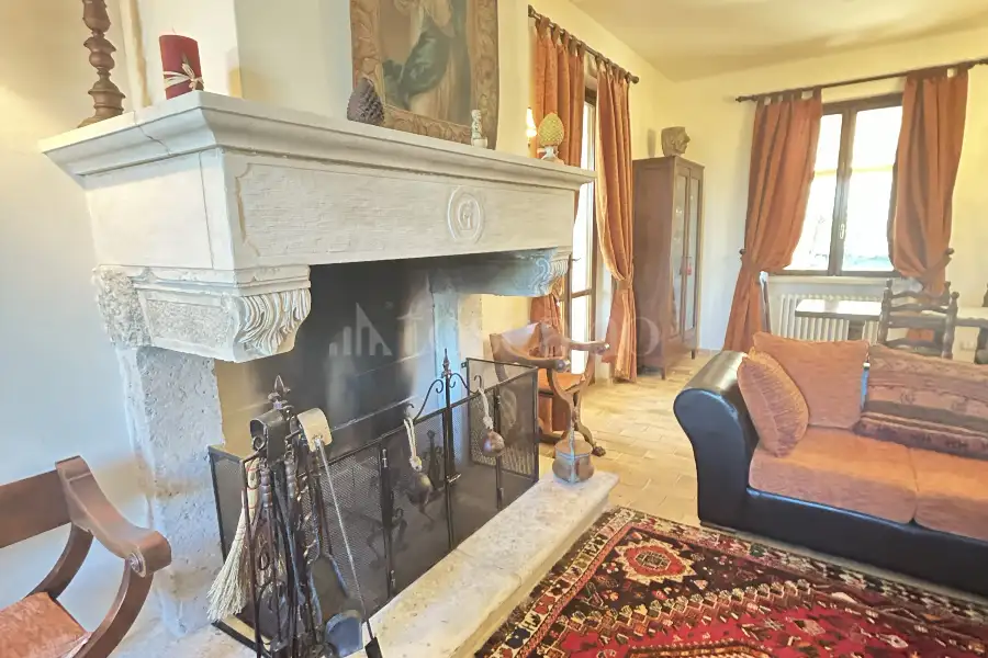 Villa in vendita di 480 mq a €880.000 (rif. 4/2026)