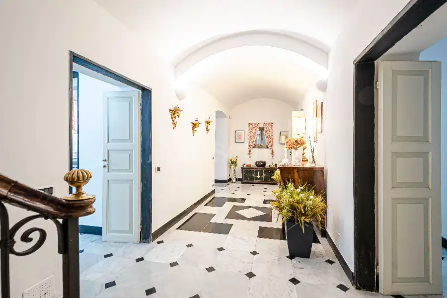Villa in vendita di 496 mq a €3.950.000 (rif. 71/2026)