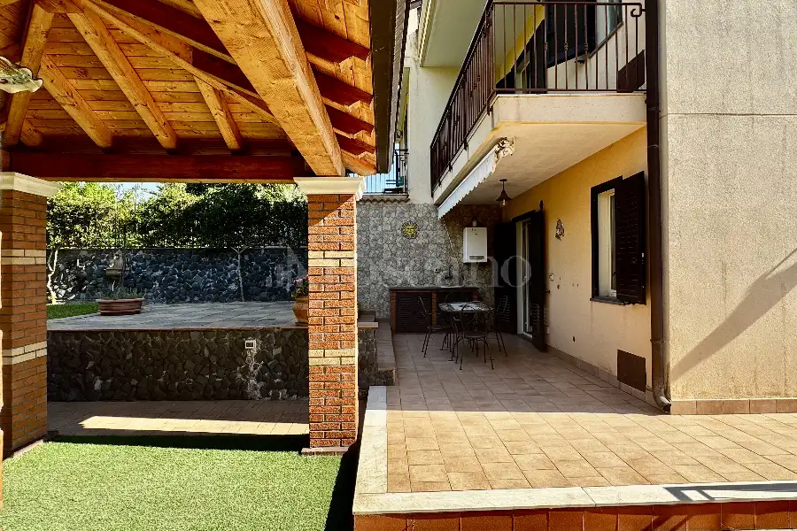 Villa Bifamiliare in vendita di 160 mq a €598.000 (rif. 156/2026)
