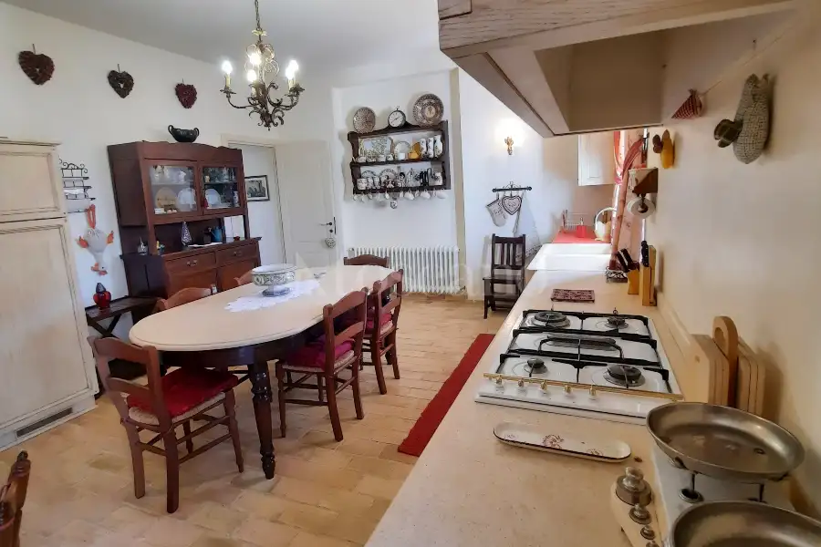 Villa in vendita di 480 mq a €880.000 (rif. 4/2026)