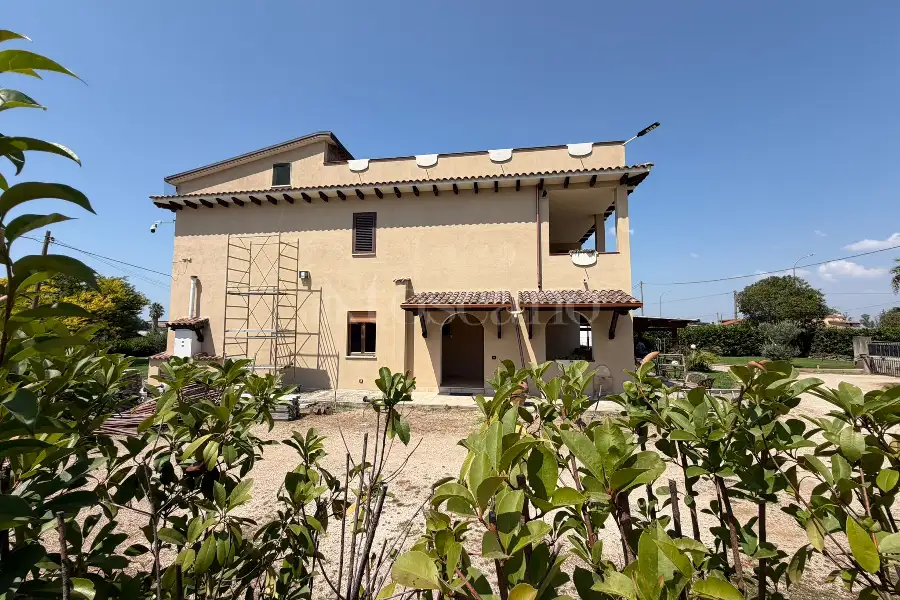 Villa in vendita di 350 mq a €570.000 (rif. 108/2025)