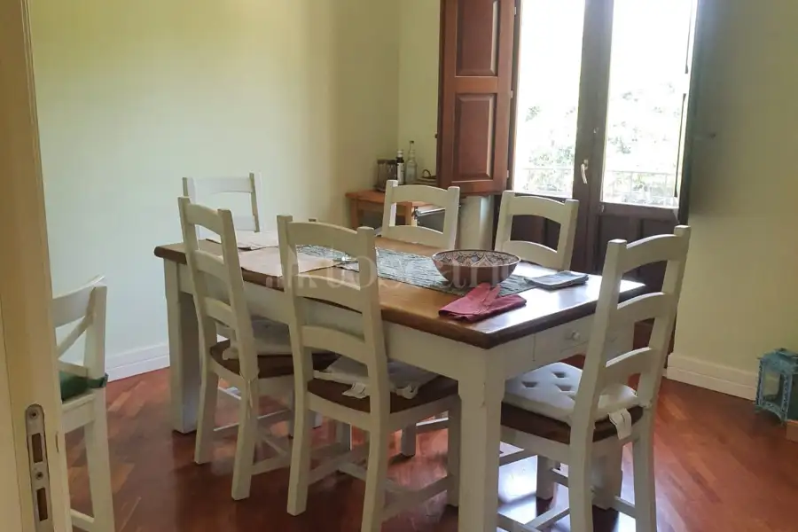 Villa Bifamiliare in vendita di 265 mq a €550.000 (rif. 215/2025)
