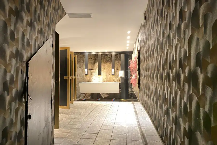 Negozio in vendita di 1.200 mq a €1.250.000 (rif. 40/2026)