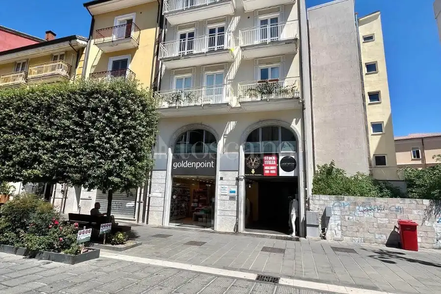 Negozio in affitto di 60 mq a €700 (rif. 162/2026)
