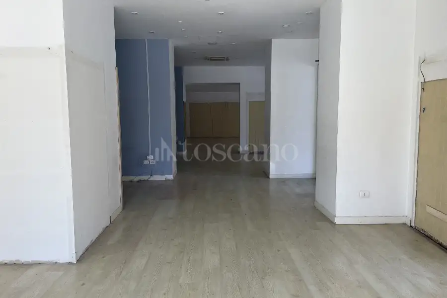 Negozio in vendita di 250 mq a €980.000 (rif. 12/2024)