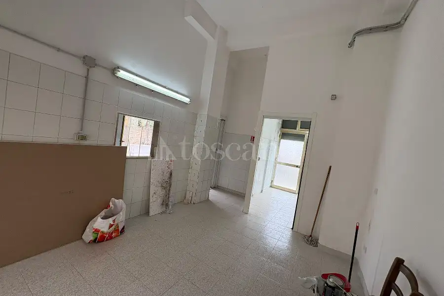 Negozio in affitto di 57 mq a €550 (rif. 92/2026)