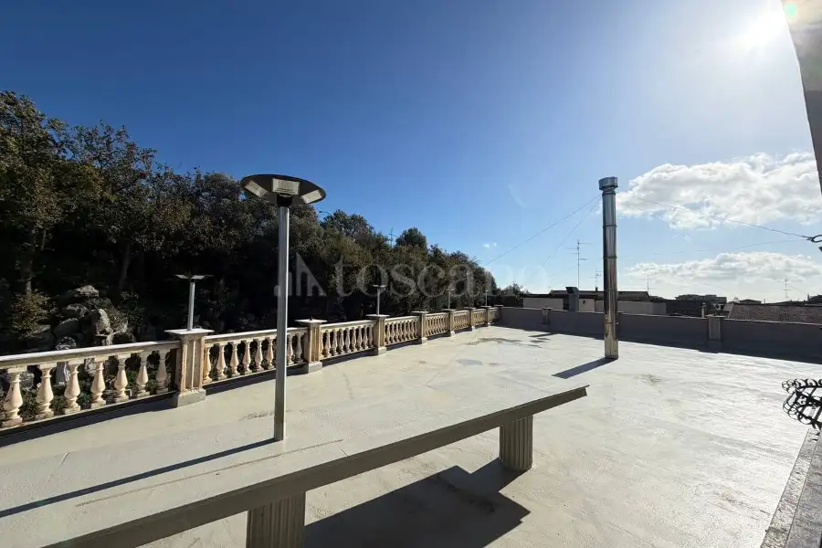 Palazzo in affitto di 500 mq a €5.800 (rif. 216/2025)