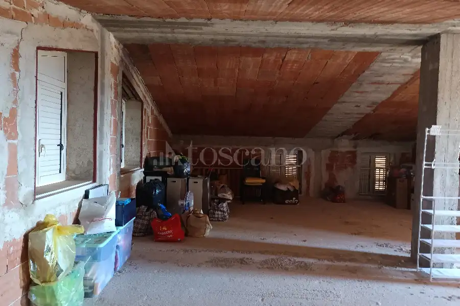 Villa in vendita di 470 mq a €698.000 (rif. 76/2026)