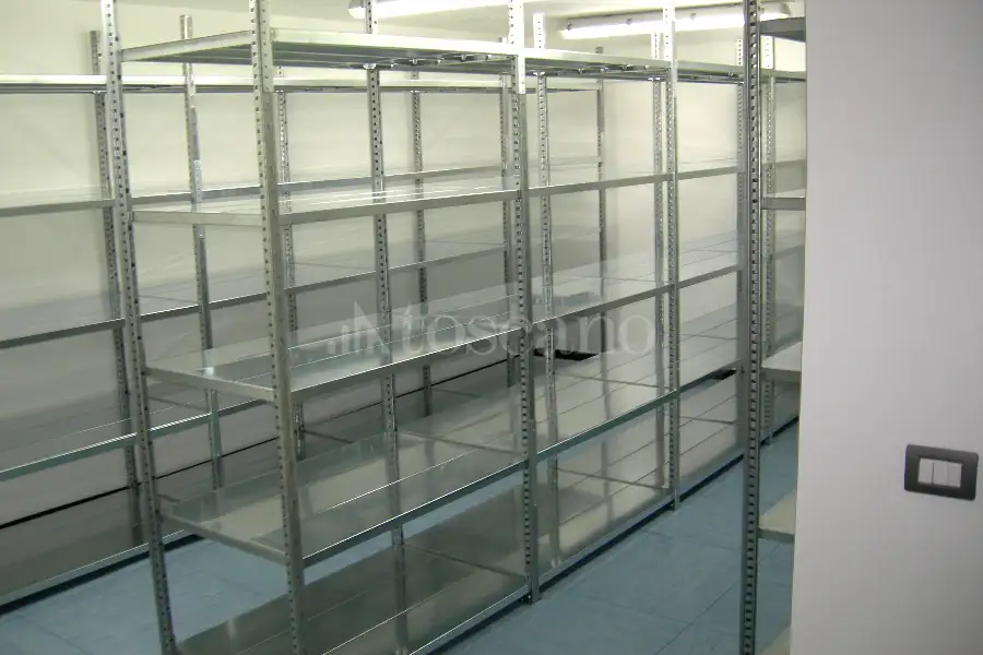 Negozio in vendita di 350 mq a €339.000 (rif. 6/2026)