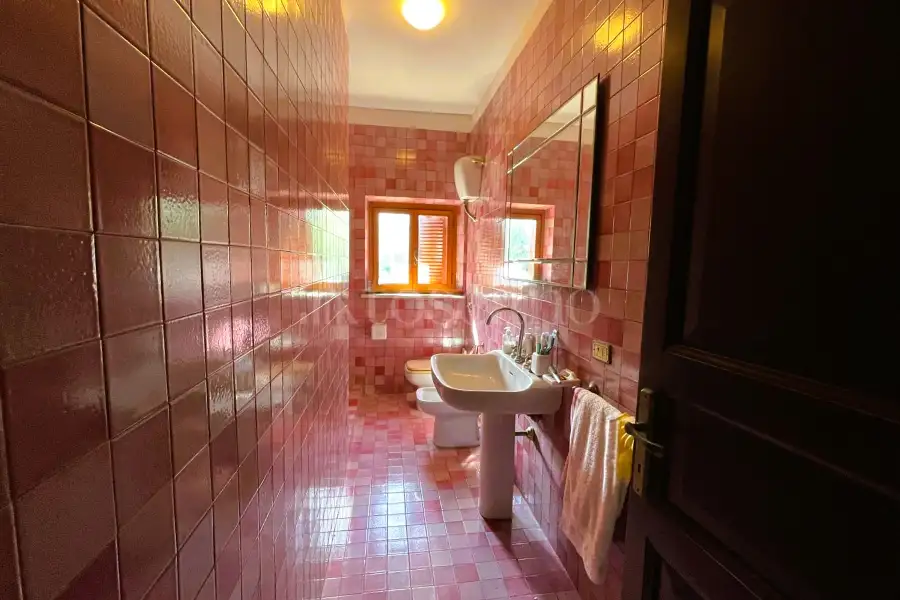 Villa in vendita di 305 mq a €650.000 (rif. 12/2025)