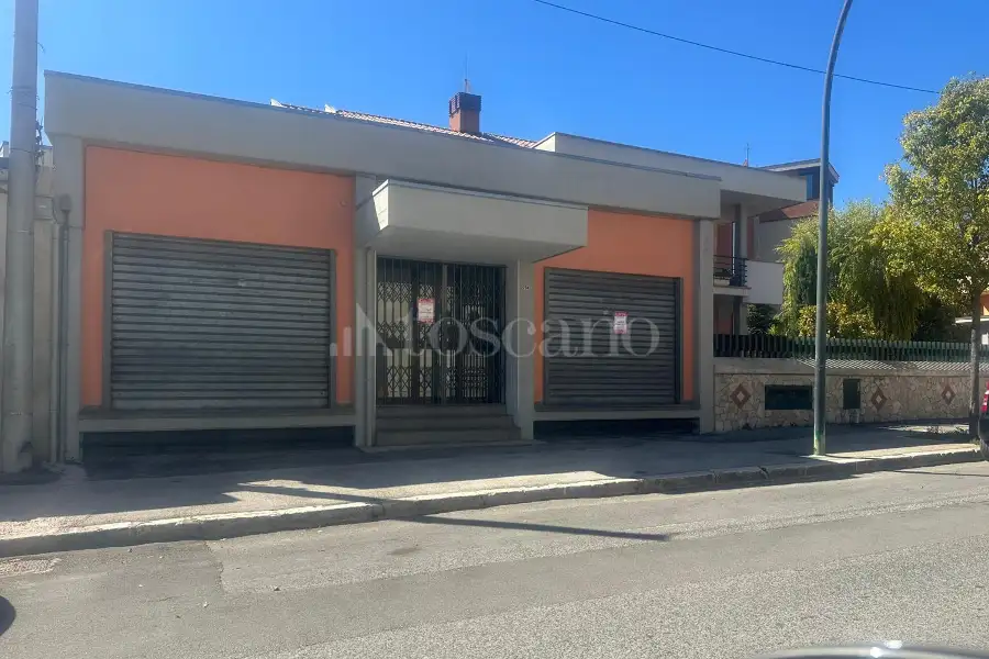 Negozio in affitto di 120 mq a €700 (rif. 109/2025)