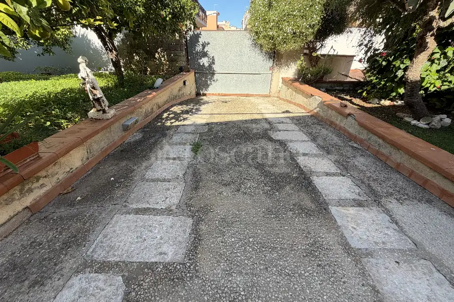 Casa Indipendente in vendita di 220 mq a €330.000 (rif. 148/2026)