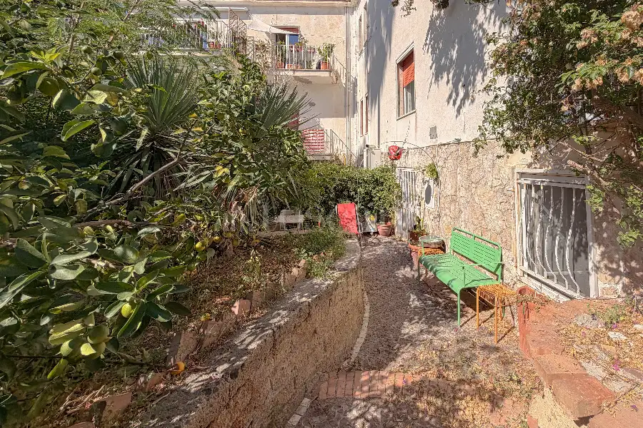 Casa in vendita di 210 mq a €990.000 (rif. 50/2026)