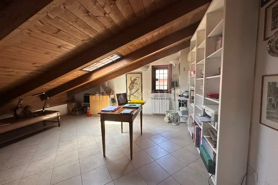 Villa Plurifamiliare in vendita di 140 mq a €305.000 (rif. 53/2026)
