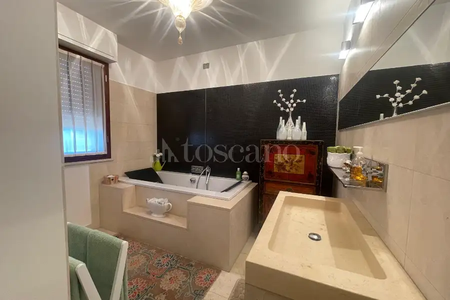 Attico in vendita di 156 mq a €350.000 (rif. 29/2026)