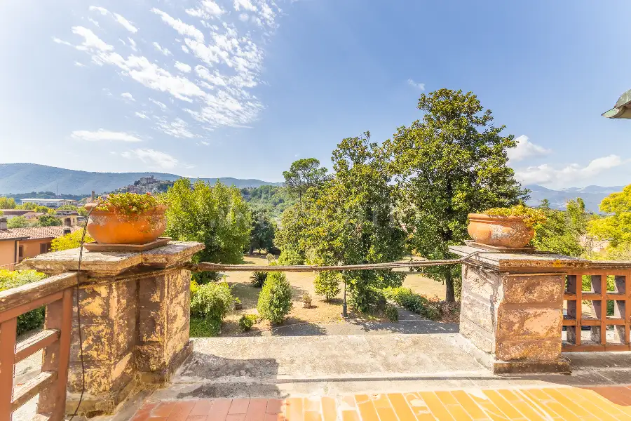 Villa in vendita di 750 mq a €1.950.000 (rif. 53/2026)