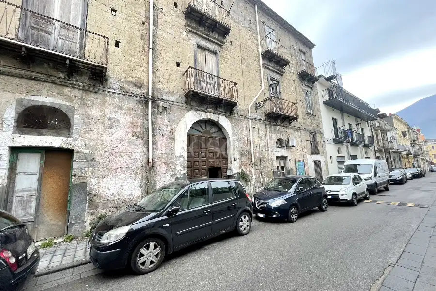 Casa Indipendente in vendita di 600 mq a €350.000 (rif. 27/2024)