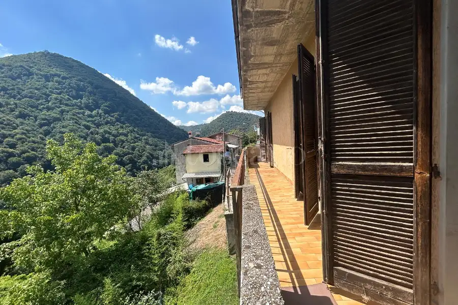 Villa Bifamiliare in vendita di 202 mq a €110.000 (rif. 57/2026)