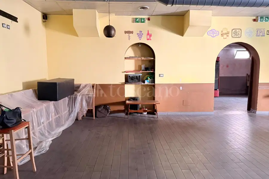 Negozio in vendita di 230 mq a €495.000 (rif. 6/2026)