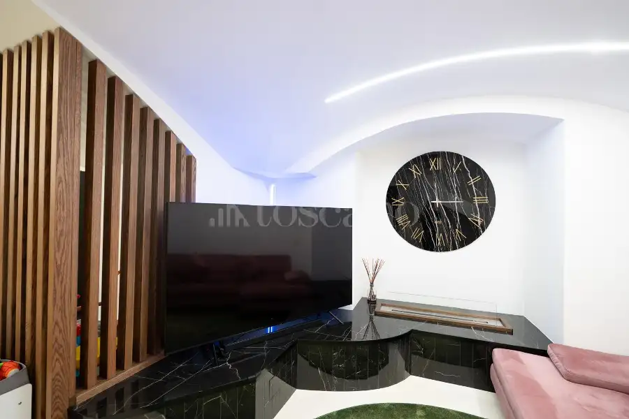 Casa in vendita di 230 mq a €700.000 (rif. 33/2026)