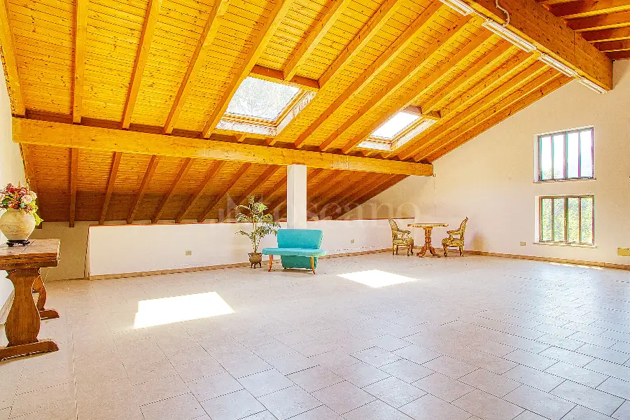 Capannone in vendita di 370 mq a €120.000 (rif. 34/2026)