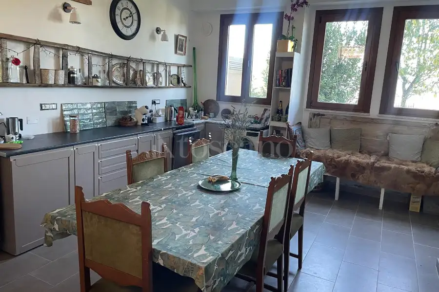 Casa Indipendente in vendita di 300 mq a €249.000 (rif. 18/2026)