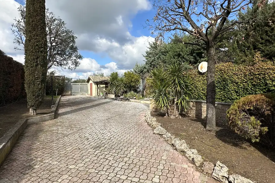 Casale in vendita di 747 mq a €790.000 (rif. 11/2026)