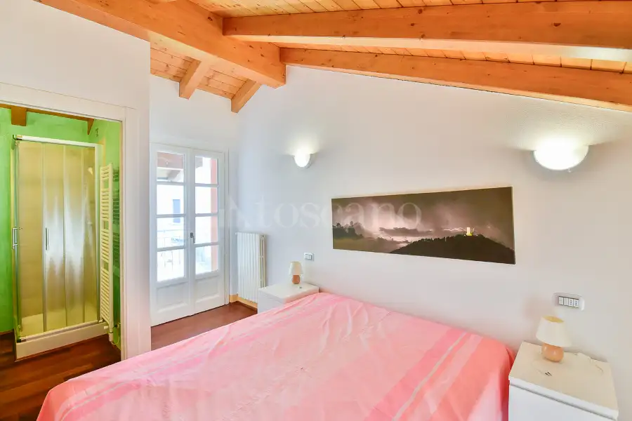 Villa Plurifamiliare in vendita di 400 mq a €3.150.000 (rif. 11/2025)