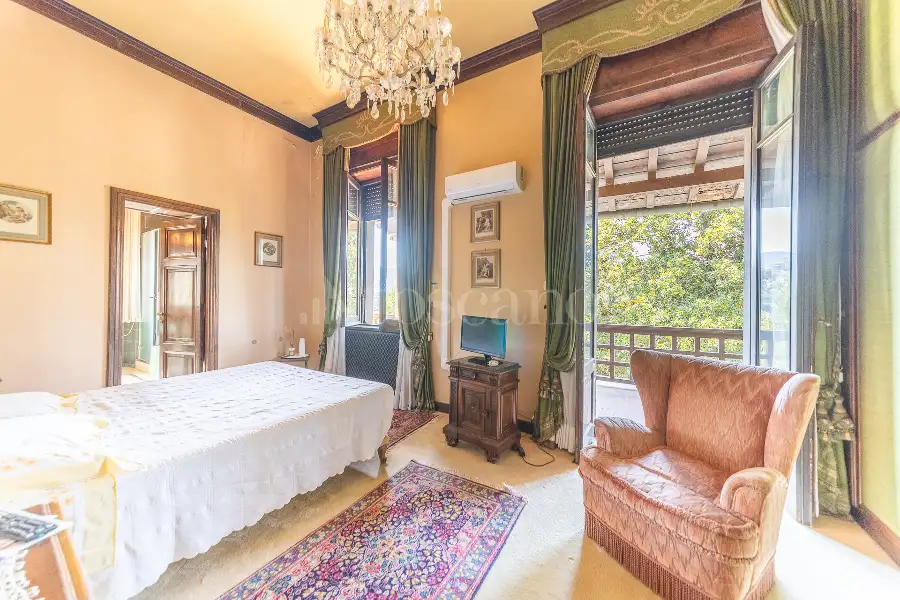Villa in vendita di 750 mq a €1.950.000 (rif. 53/2026)