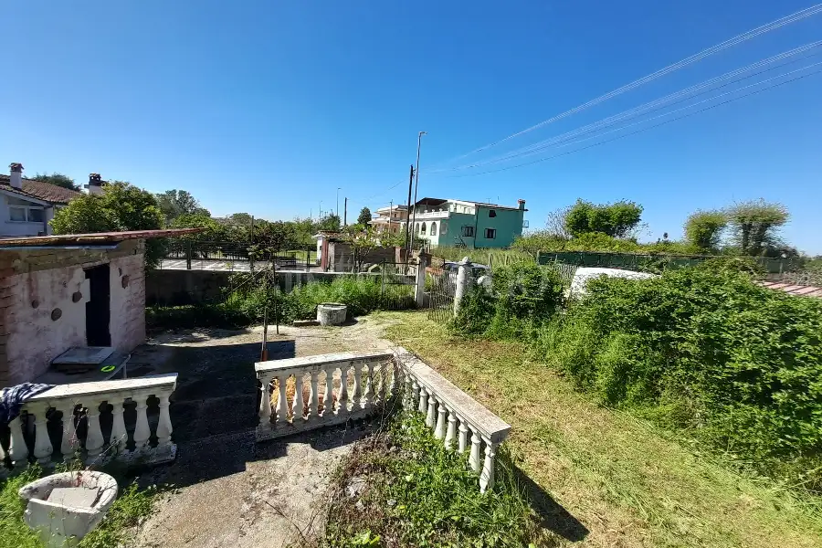 Edificabile Residenziali in vendita di 1.200 mq a €125.000 (rif. 20/2026)