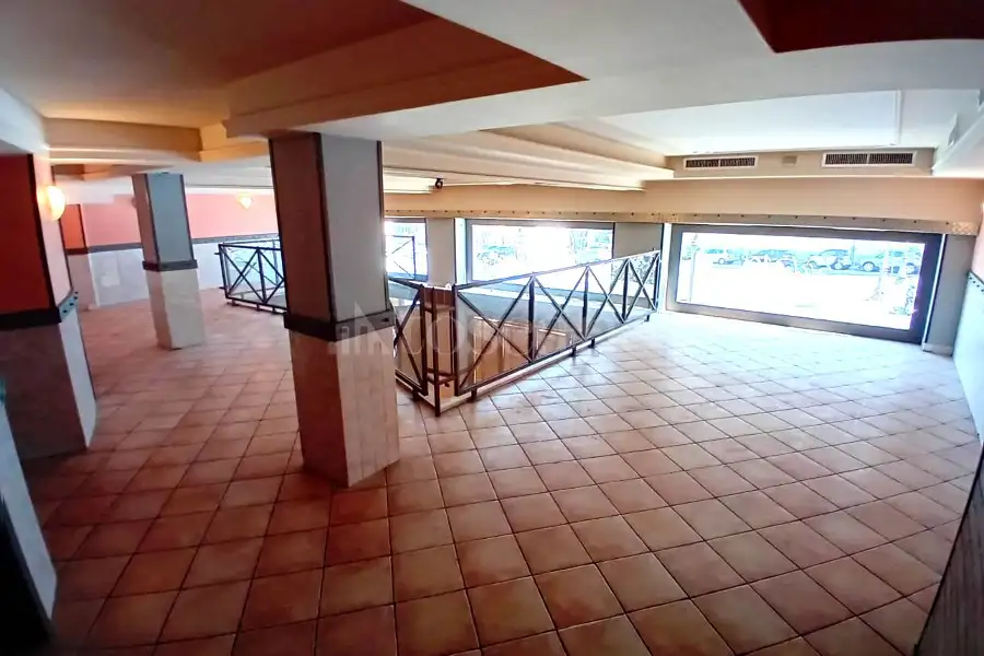 Negozio in affitto di 270 mq a €8.800 (rif. 45/2024)