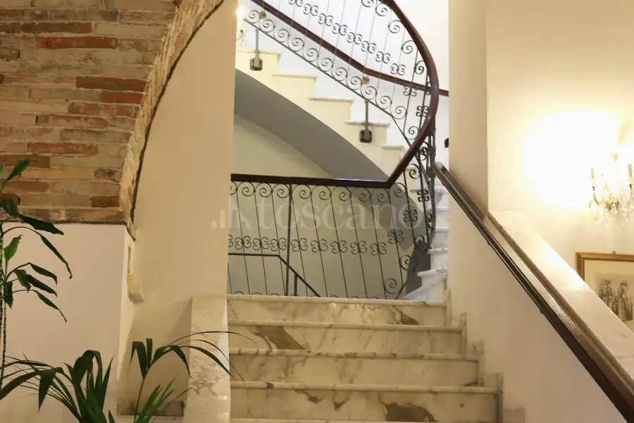 Albergo in vendita di 2.500 mq trattativa riservata (rif. 4/2025)